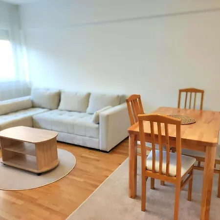 Apartament Magenta New *