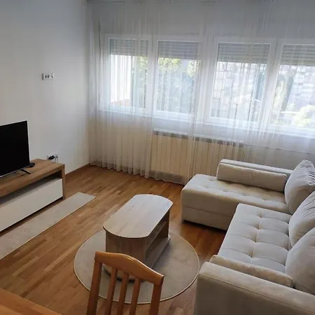 דירה Magenta New